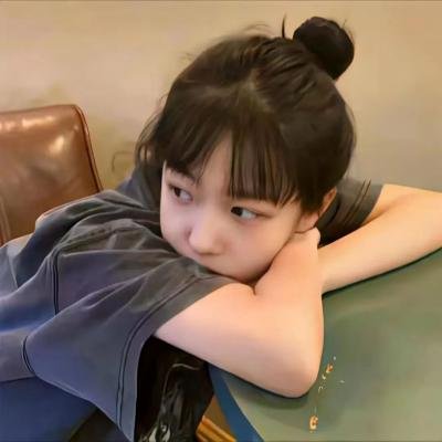 小姑娘艾萝依